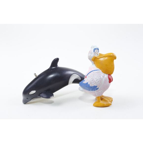 Vintage Sea World PVC Figures Pelican Killer Whale Orca Plastic Toy Figure White - Picture 2 of 3